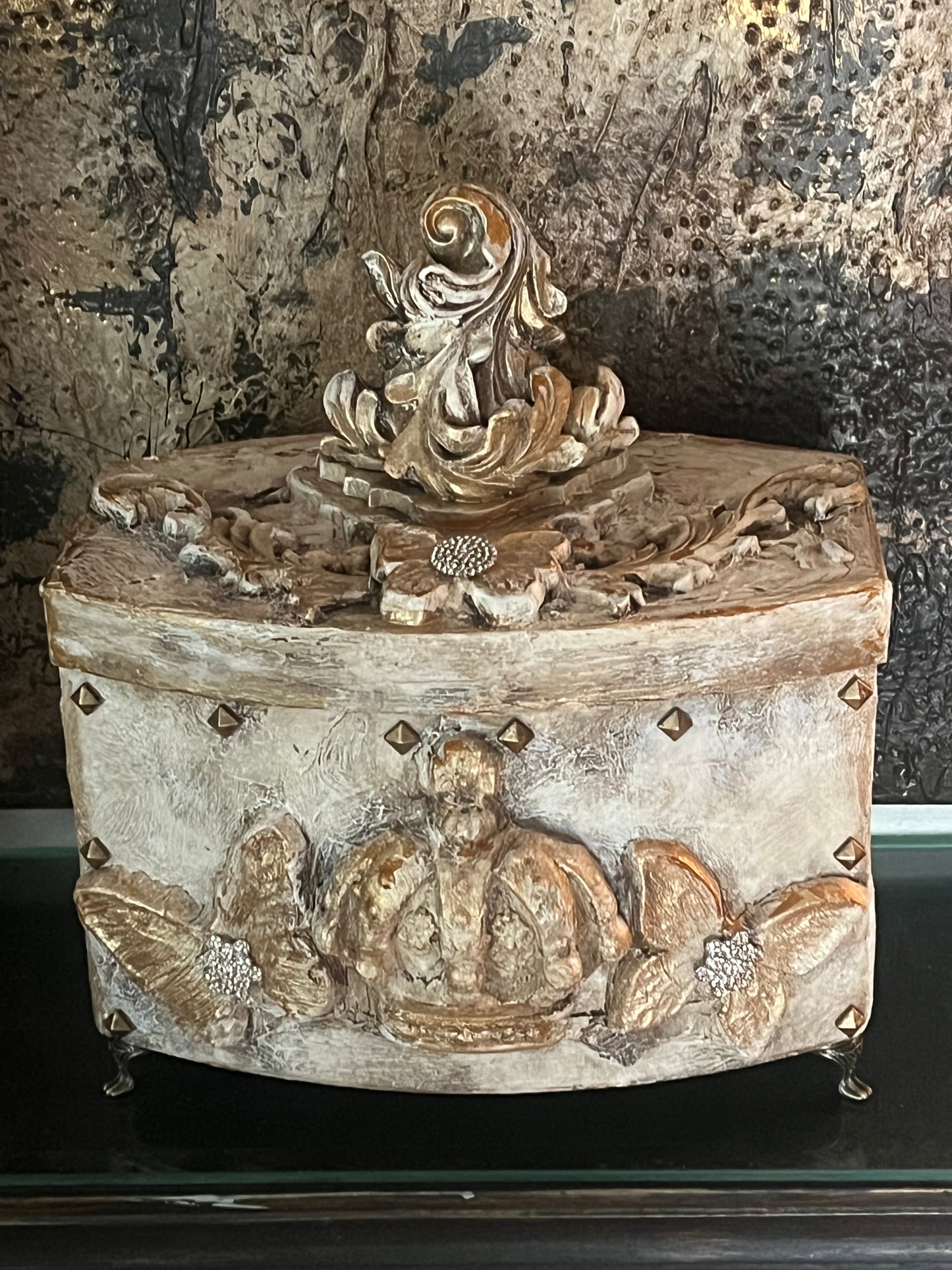 A Crowned Majesty Reliquary