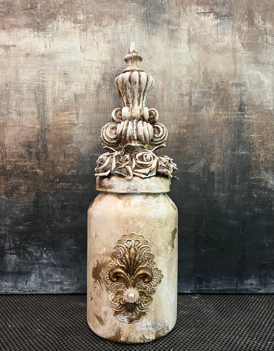 Crown of Versailles Vessel