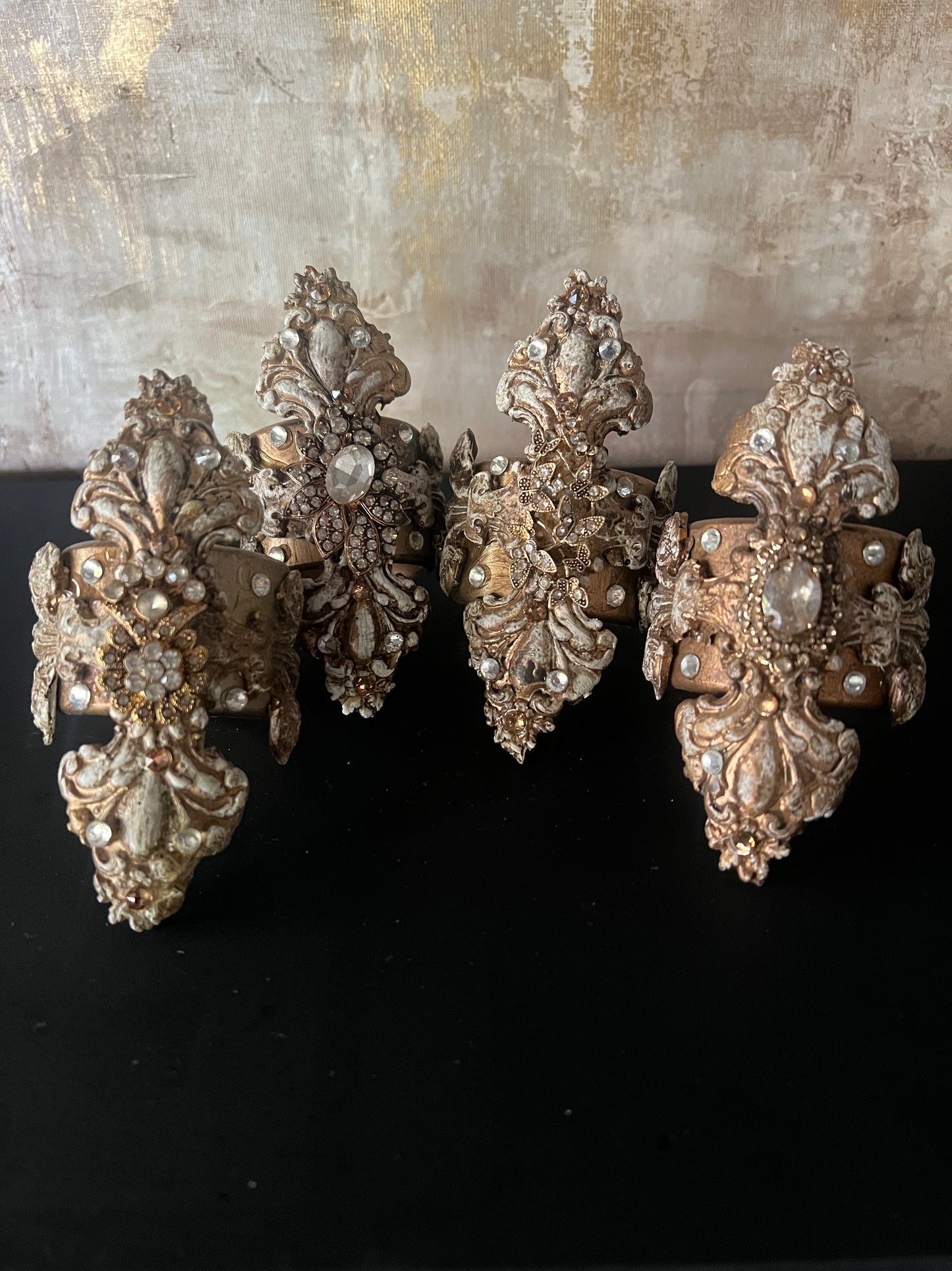 Baroque Jewel Napkin Ring Set