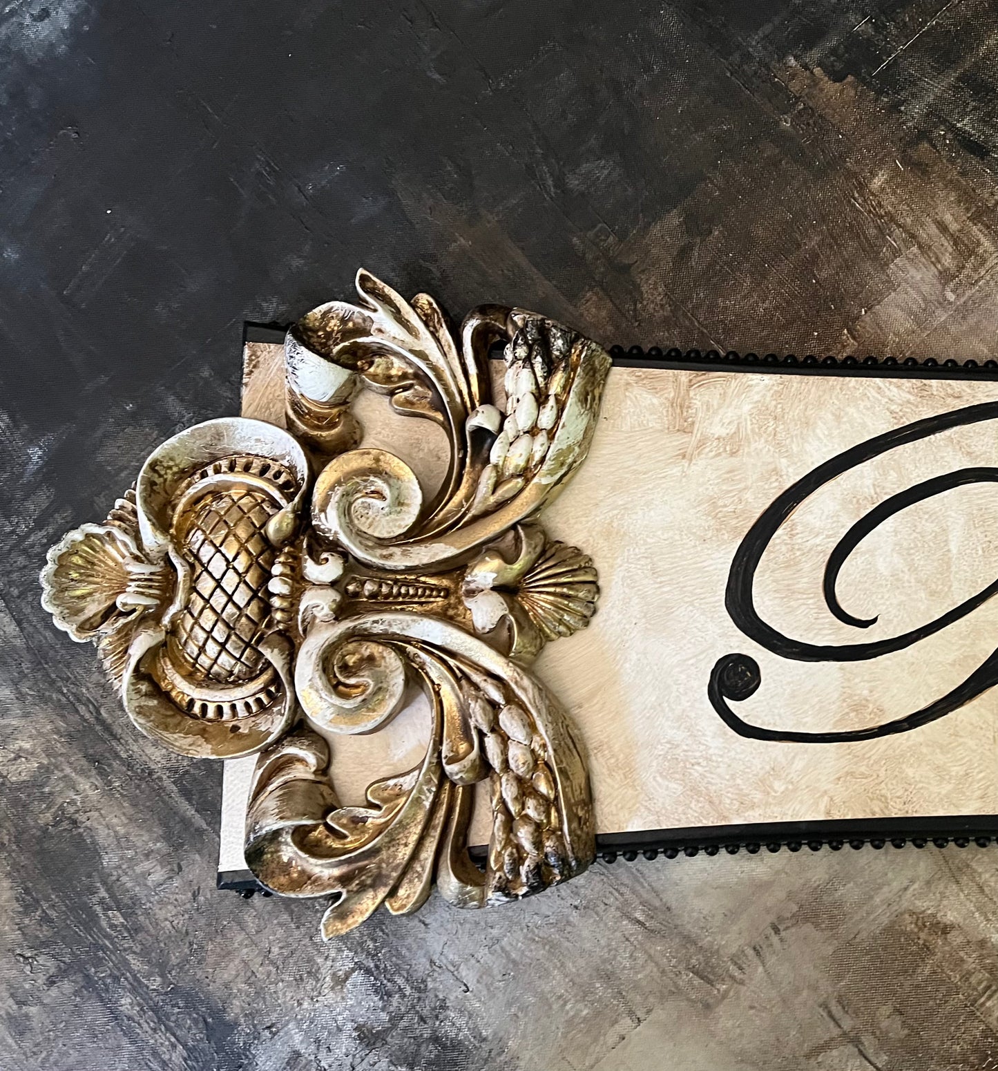 Heirloom Family Name Crest