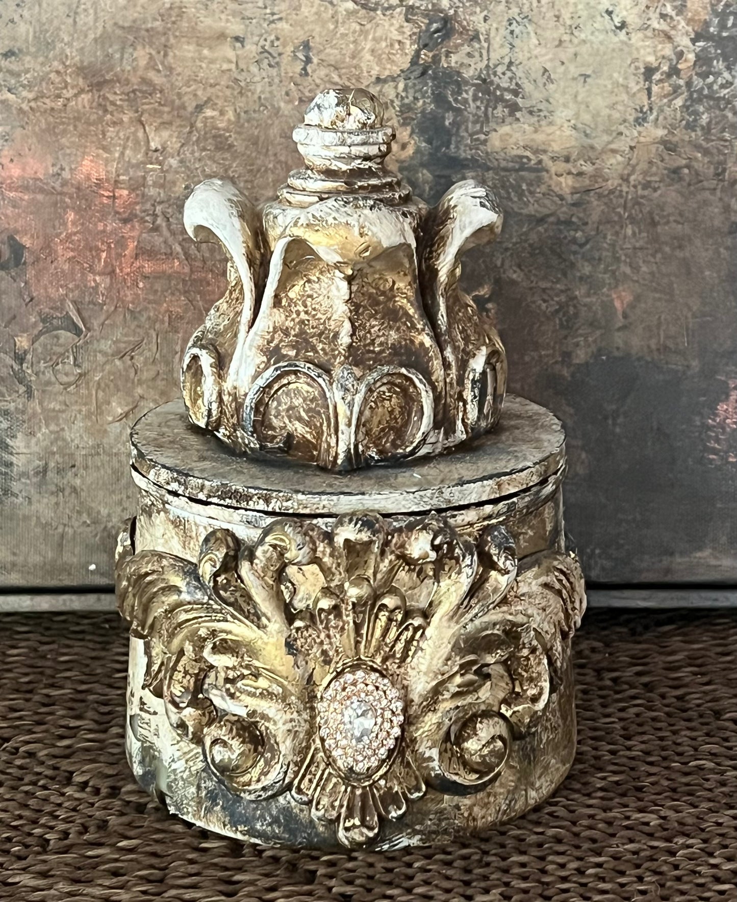 Crowned Vanilla Spice Candle