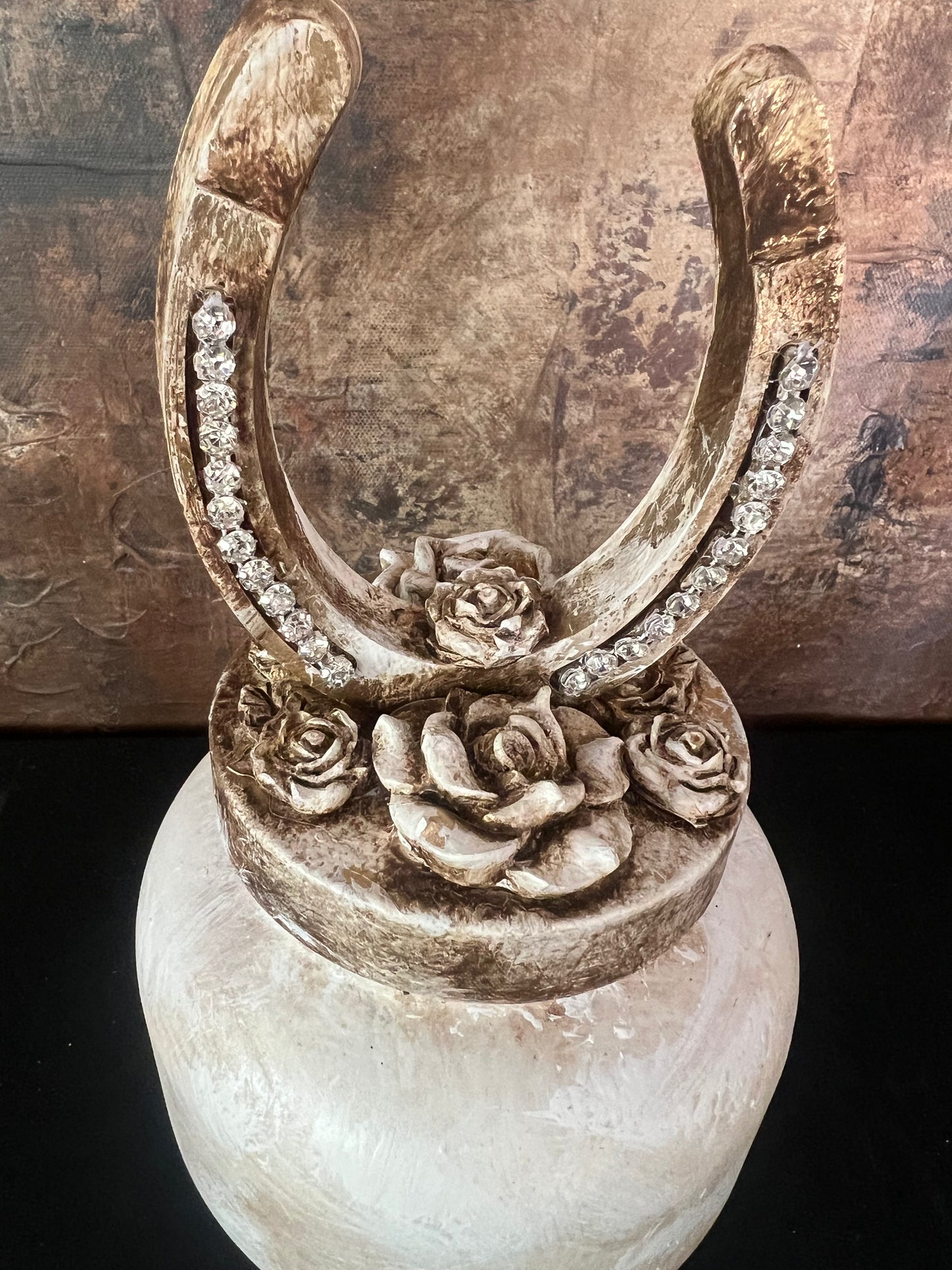Horseshoe & Roses Decorative Candle