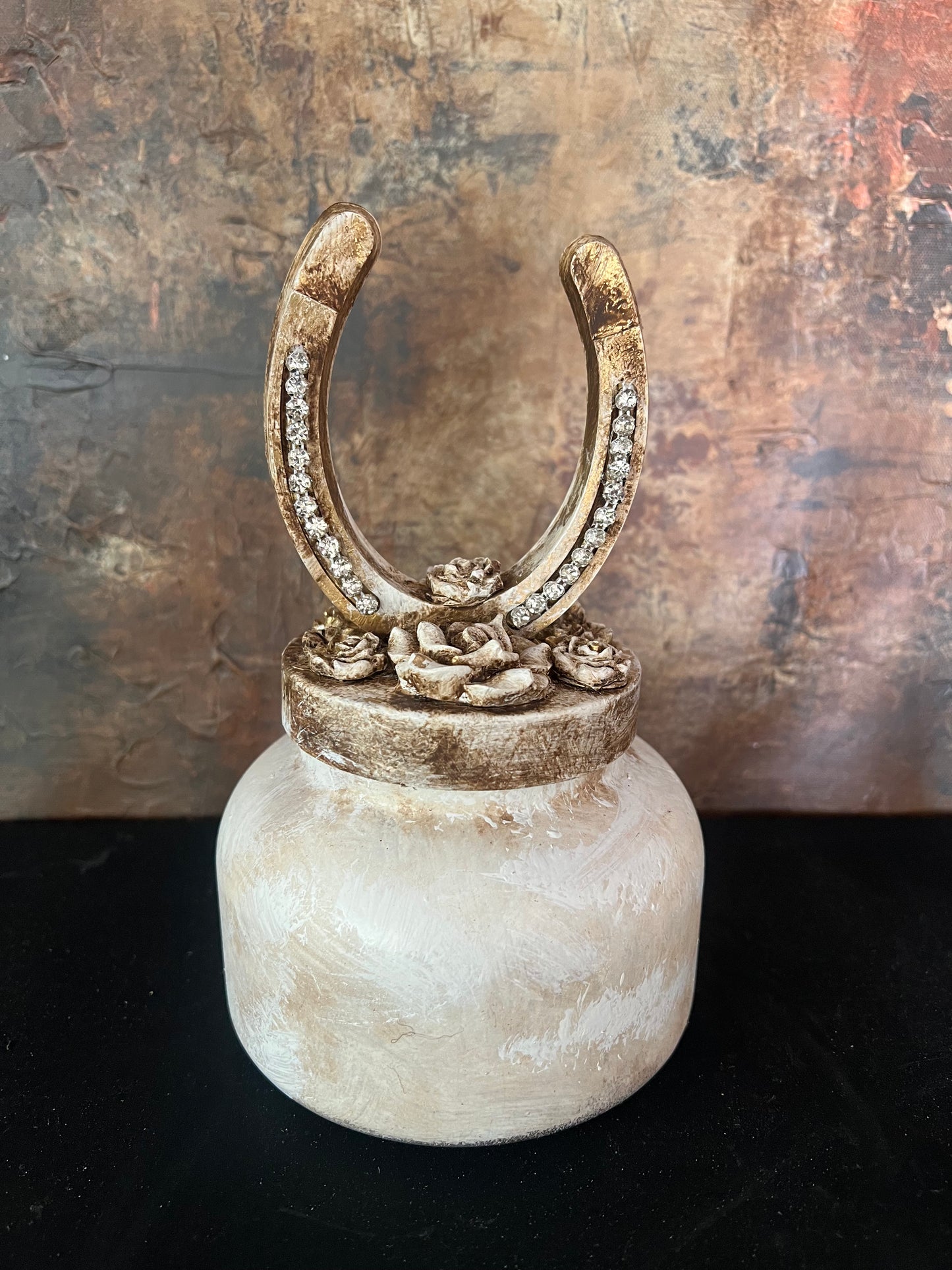 Horseshoe & Roses Decorative Candle