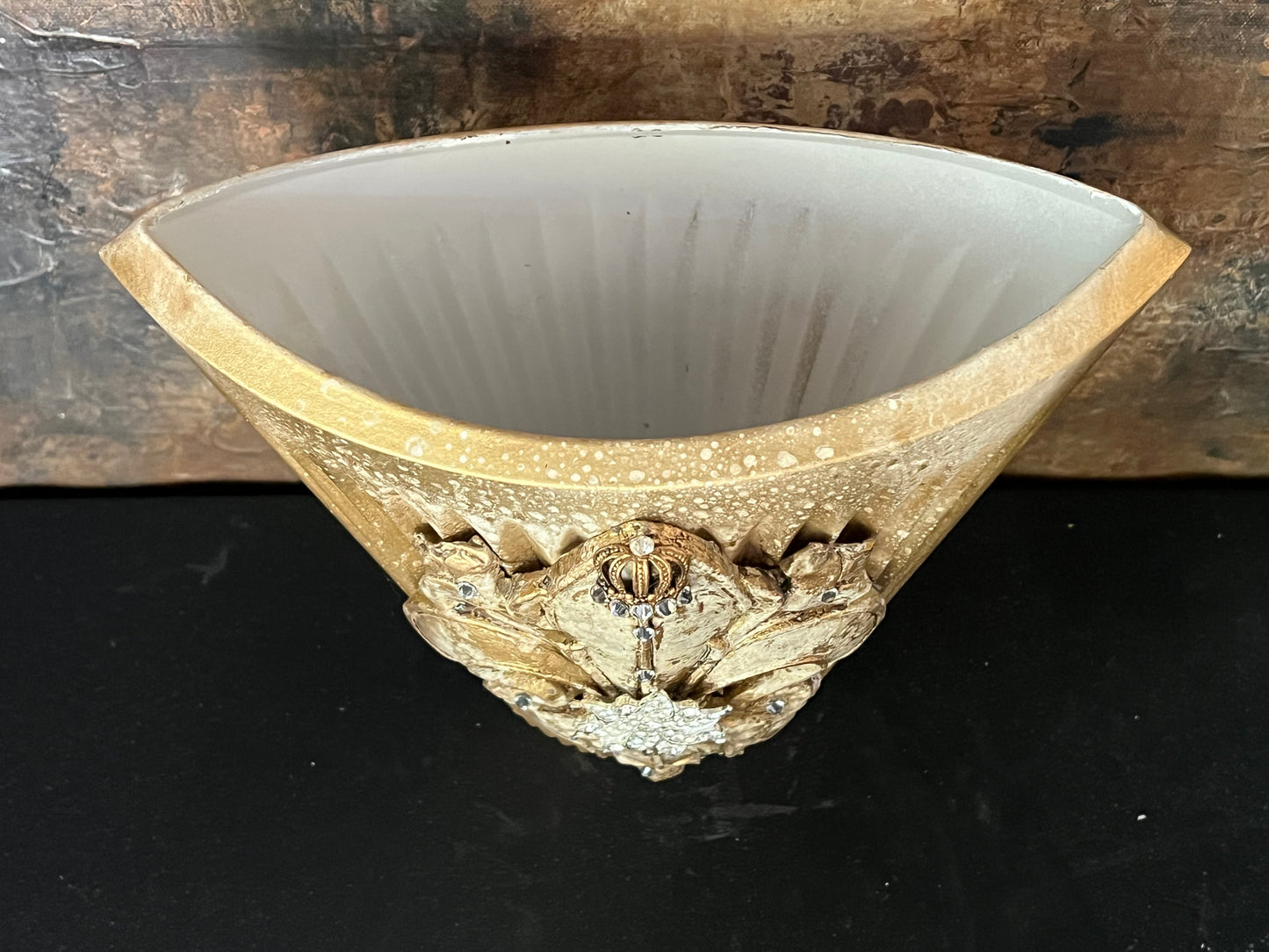 Crowned Glory Fleur-de-Lis Oval Vessel