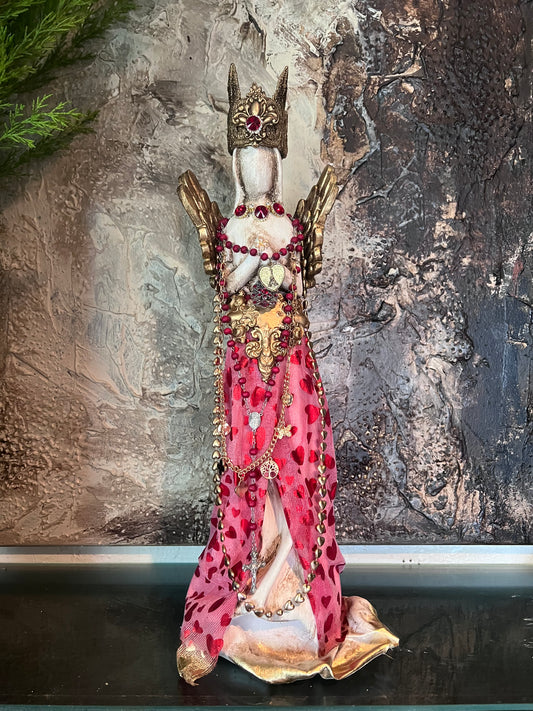 Queen of Hearts Gilded Sovereign