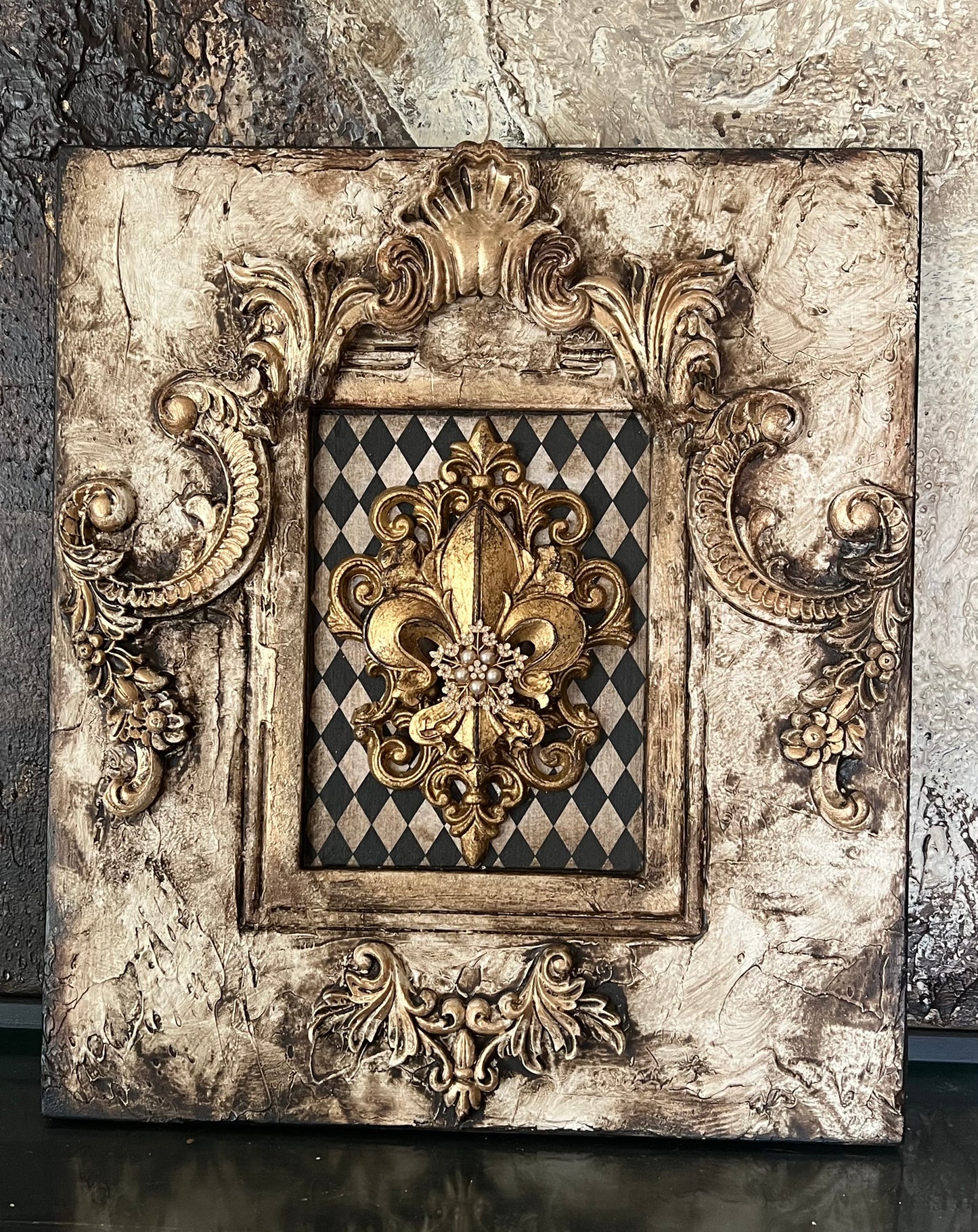 Fleur-de-Lis Château Relief