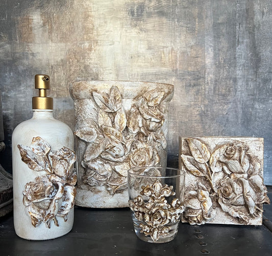 Rose-Embellished Bathroom Set