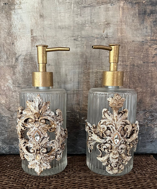 Vintage Baroque Pump Set