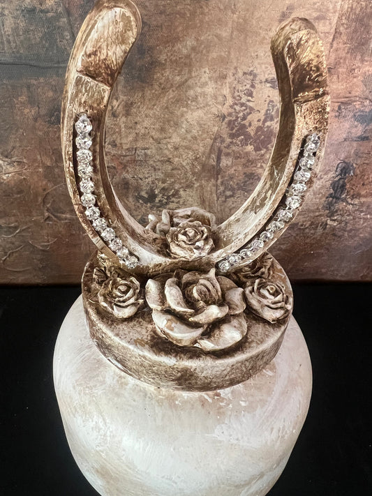 Horseshoe & Roses Decorative Candle